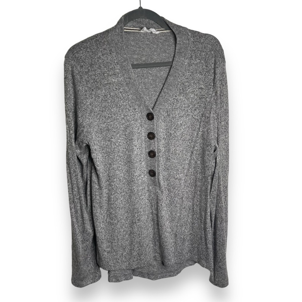 For the Republic Women’s Gray Long Sleeve V-Neck Pullover Button Front Sweater